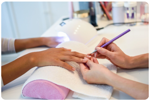 A Comprehensive Guide to the Benefits of a Manicure Service